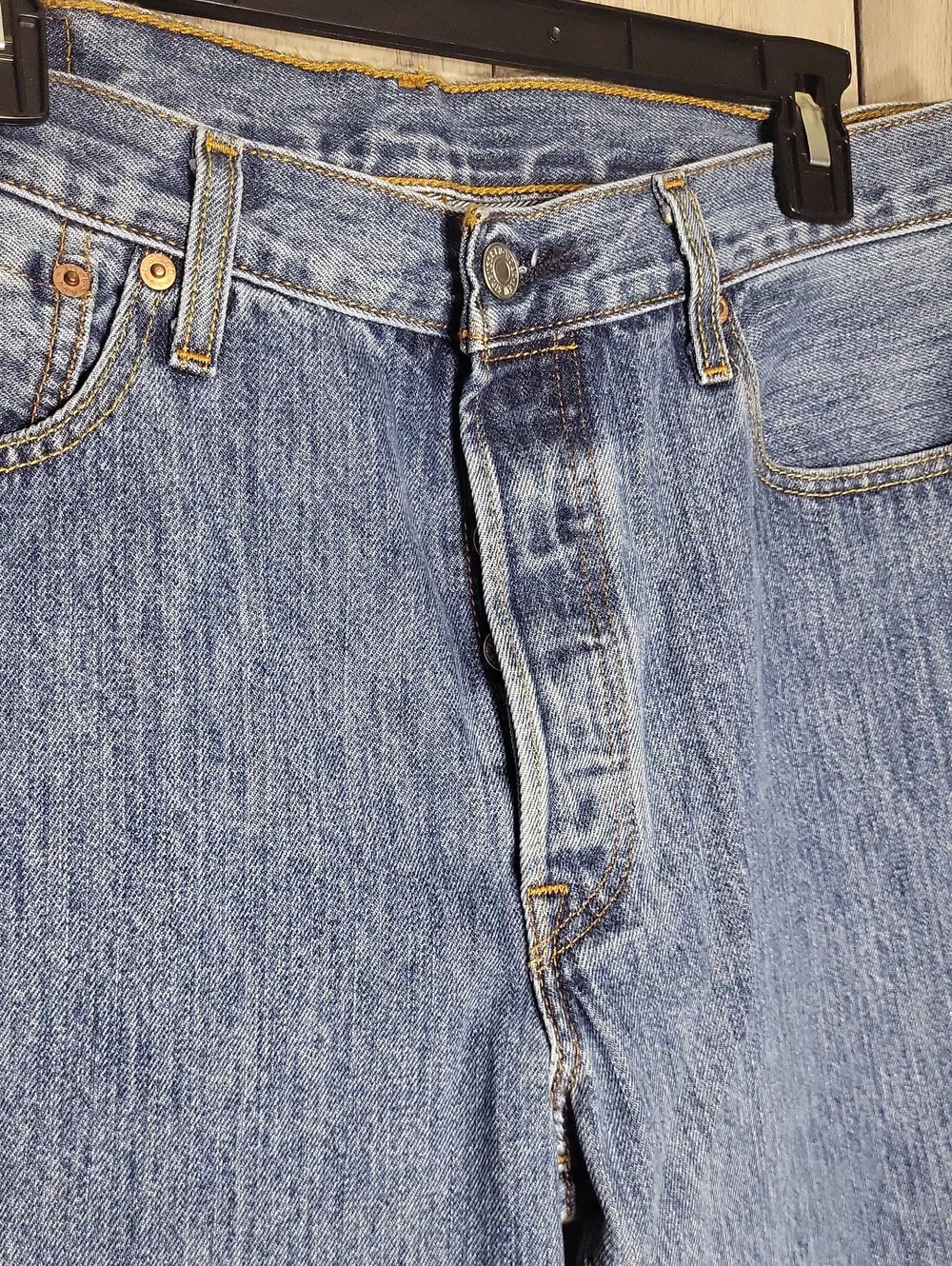 Levi's 501 Original Fit Jeans Mens 34x30 Button Fly Straight Leg Medium Wash